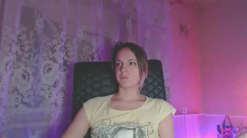 Sonya online show from November 12, 2025, 7:57 pm