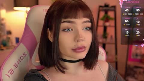 Nika online show from November 17, 2025, 3:40 pm