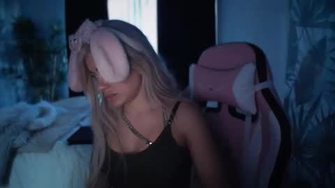 babysugarbunny online show from November 2, 2025, 11:18 pm