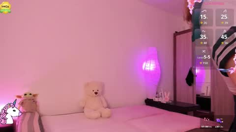 Snapshot of babyuniporn chatting on September 10, 2025, 9:42 am Eva online show from September 10, 2025, 9:42 am