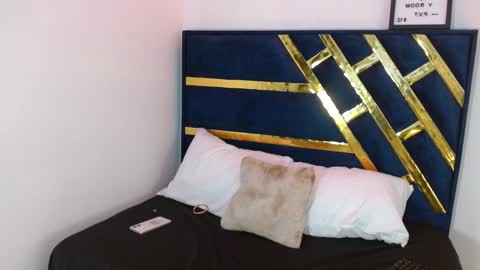 Snapshot of babyvalen69 chatting on February 18, 2026, 12:23 pm VALENTINA online show from February 18, 2026, 12:23 pm