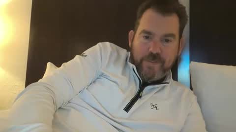 Snapshot of backofyourholes chatting on May 7, 2026, 4:29 am backofyourholes online show from May 7, 2026, 4:29 am