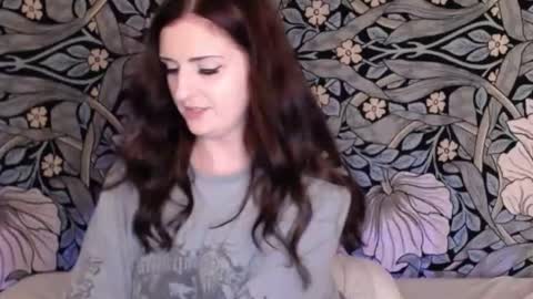 Ava online show from September 18, 2025, 2:02 am