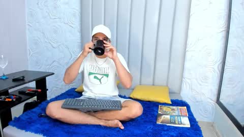 Snapshot of bad_boy_21_ chatting on February 18, 2026, 3:57 am bad_boy_21_ online show from February 18, 2026, 3:57 am