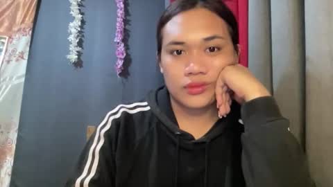 AMARA - FOLLOW ME AND THUMBS UP online show from March 4, 2026, 4:57 pm