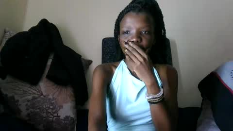 Snapshot of baddie_floxxy chatting on May 18, 2026, 4:07 am baddie_floxxy online show from May 18, 2026, 4:07 am