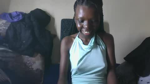 Snapshot of baddie_floxxy chatting on May 19, 2026, 6:47 pm baddie_floxxy online show from May 19, 2026, 6:47 pm