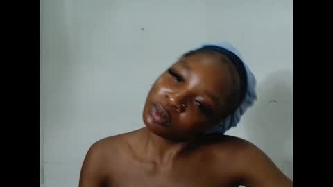 Snapshot of baddiebitchx chatting on May 13, 2026, 10:27 pm baddiebitchx online show from May 13, 2026, 10:27 pm