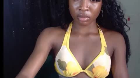 Snapshot of baddiebitchx chatting on May 14, 2026, 10:33 am baddiebitchx online show from May 14, 2026, 10:33 am