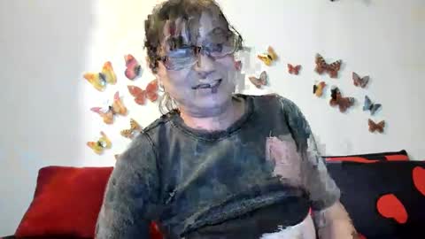 Snapshot of badgg chatting on December 19, 2024, 2:35 pm Gina online show from December 19, 2024, 2:35 pm