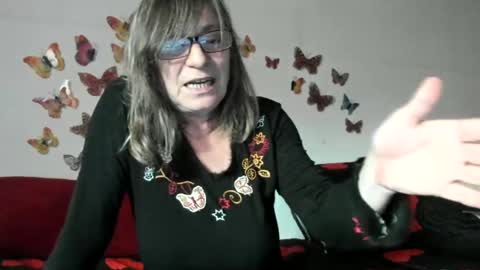 Snapshot of badgg chatting on February 12, 2025, 3:05 pm Gina online show from February 12, 2025, 3:05 pm