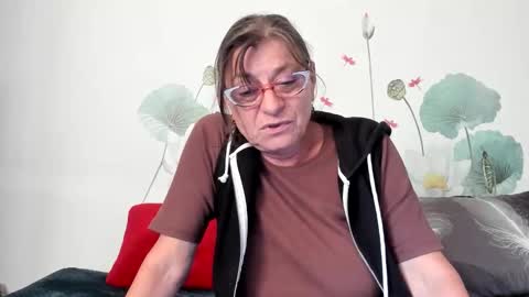 Snapshot of badgg chatting on September 30, 2025, 2:33 pm Gina online show from September 30, 2025, 2:33 pm