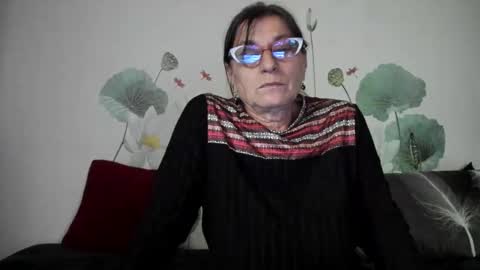 Snapshot of badgg chatting on October 7, 2025, 10:01 am Gina online show from October 7, 2025, 10:01 am