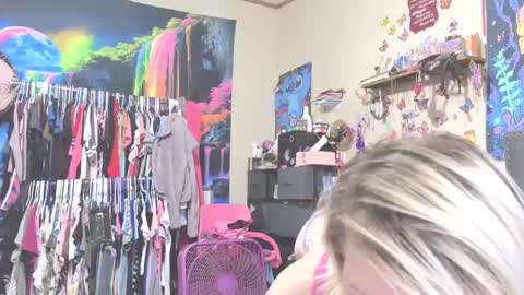 badgirl25alldatime online show from March 19, 2026, 2:32 pm