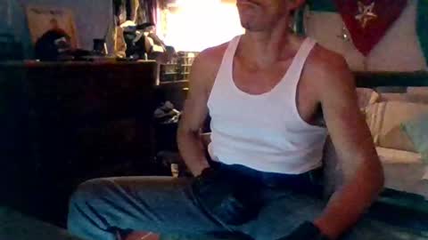 Snapshot of badhombremx chatting on January 30, 2025, 3:00 am Mexican livin Off the Wall online show from January 30, 2025, 3:00 am