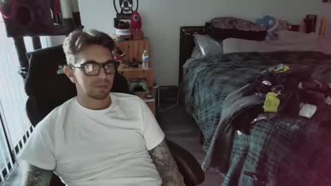 Couple of Bad Rabbits online show from June 1, 2026, 1:07 am