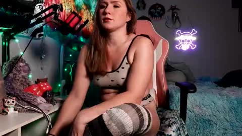 Snapshot of baebaebluexxx chatting on December 18, 2025, 8:04 pm Bae Bae Blue online show from December 18, 2025, 8:04 pm