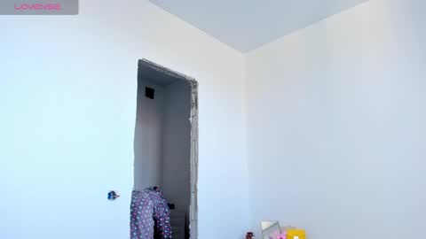 Kira online show from April 17, 2026, 10:29 am