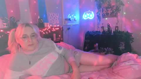 Snapshot of bambibimbosparkles chatting on February 19, 2025, 1:06 pm Bambi Sparkles TS online show from February 19, 2025, 1:06 pm