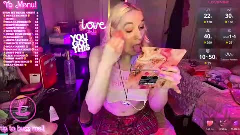 Snapshot of bambibimbosparkles chatting on June 1, 2026, 3:30 am Bambi Sparkles TS online show from June 1, 2026, 3:30 am