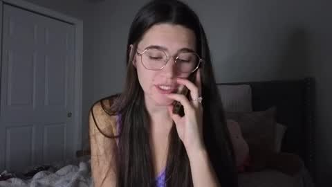 bambifarrina online show from November 30, 2025, 5:33 am