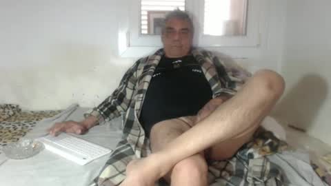 Snapshot of bambino6060 chatting on January 22, 2025, 1:00 pm bambino6060 online show from January 22, 2025, 1:00 pm