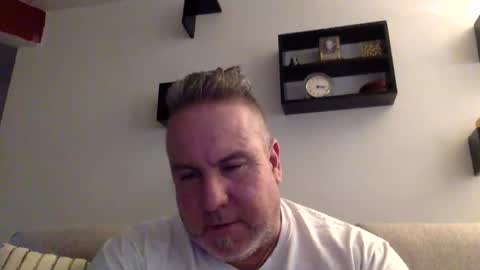 banana5289 online show from February 5, 2025, 8:14 pm