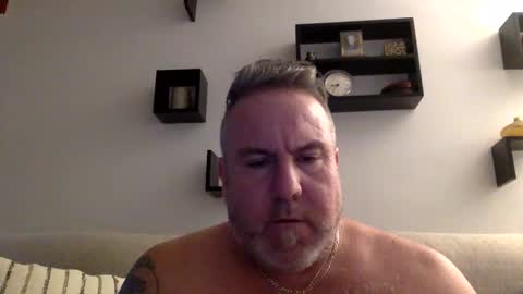 banana5289 online show from February 9, 2025, 1:35 pm