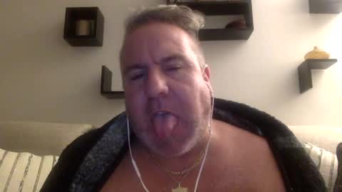 banana5289 online show from February 17, 2025, 8:09 am