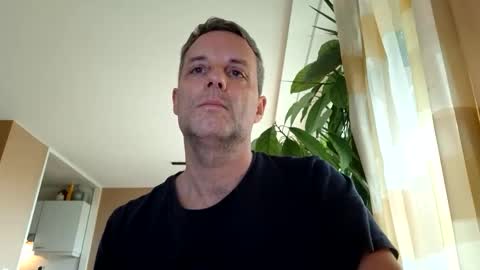 Snapshot of bananasplit1900 chatting on December 3, 2025, 9:40 am bananasplit1900 online show from December 3, 2025, 9:40 am