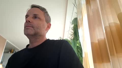 Snapshot of bananasplit1900 chatting on January 6, 2026, 8:51 am bananasplit1900 online show from January 6, 2026, 8:51 am