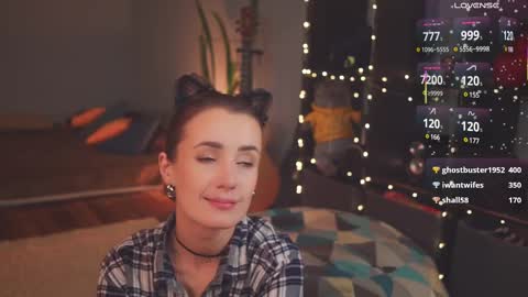 Snapshot of bananya_kitty chatting on March 11, 2025, 1:26 am Ellen and online show from March 11, 2025, 1:26 am