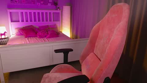 Snapshot of barbara_brylska chatting on September 15, 2025, 2:17 pm Barb online show from September 15, 2025, 2:17 pm