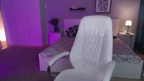 Snapshot of barbara_brylska chatting on October 17, 2025, 2:30 pm Barb online show from October 17, 2025, 2:30 pm