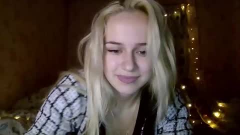 barbie___girl online show from December 14, 2025, 7:07 pm