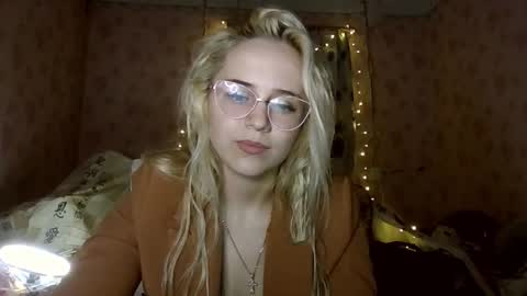 barbie___girl online show from December 22, 2025, 7:00 pm