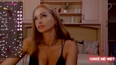 Snapshot of barbie_kiss1 chatting on December 6, 2024, 1:40 am barbie online show from December 6, 2024, 1:40 am