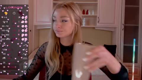 Snapshot of barbie_kiss1 chatting on February 5, 2025, 1:04 am barbie online show from February 5, 2025, 1:04 am