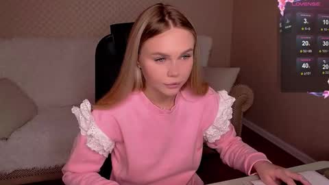 Snapshot of barbie_lillie chatting on October 24, 2025, 4:31 am Lilli 3 online show from October 24, 2025, 4:31 am