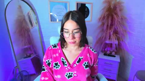 Snapshot of barbiegirl___ chatting on February 10, 2025, 9:36 am barbiegirl___ online show from February 10, 2025, 9:36 am