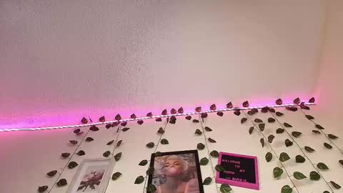 Snapshot of barbiie_98 chatting on February 27, 2026, 1:55 pm barbiie_98 online show from February 27, 2026, 1:55 pm