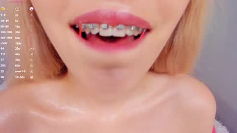 Mia online show from June 12, 2026, 2:16 pm
