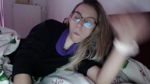 Snapshot of barelylegalblondy chatting on February 5, 2026, 9:03 am Lena online show from February 5, 2026, 9:03 am