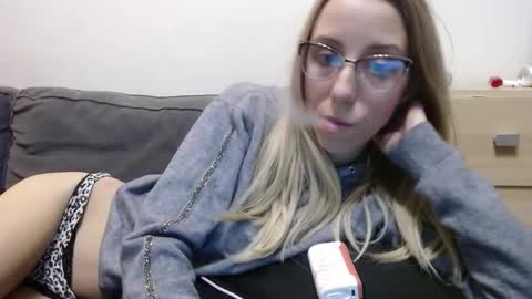 Snapshot of barelylegalblondy chatting on February 25, 2026, 5:11 pm Lena online show from February 25, 2026, 5:11 pm