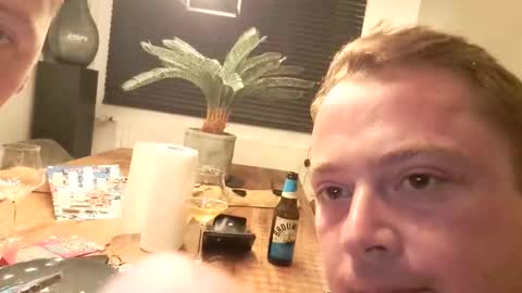 Snapshot of barrrry1994 chatting on October 11, 2025, 2:44 am barrrry1994 online show from October 11, 2025, 2:44 am