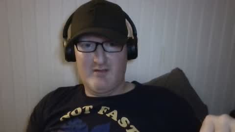 Snapshot of bartender_blue_eyes chatting on December 22, 2024, 5:12 am Bartender Blue online show from December 22, 2024, 5:12 am