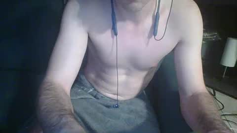 Snapshot of bassplayingbaby124 chatting on January 28, 2025, 3:25 am bassplayingbaby124 online show from January 28, 2025, 3:25 am