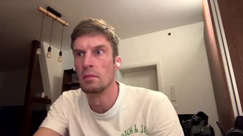 Snapshot of basst23 chatting on January 5, 2025, 9:47 pm basst23 online show from January 5, 2025, 9:47 pm