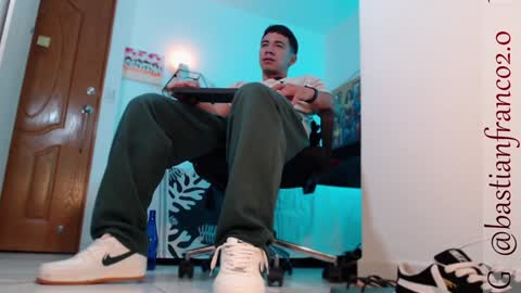 Bastian Independent Model online show from December 3, 2024, 4:47 am