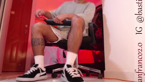 Bastian Independent Model online show from December 12, 2024, 5:26 pm